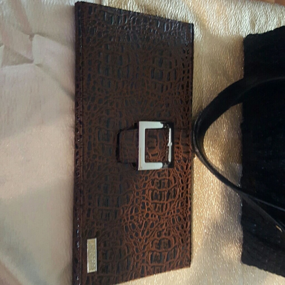 Purse - Picture 2 of 3